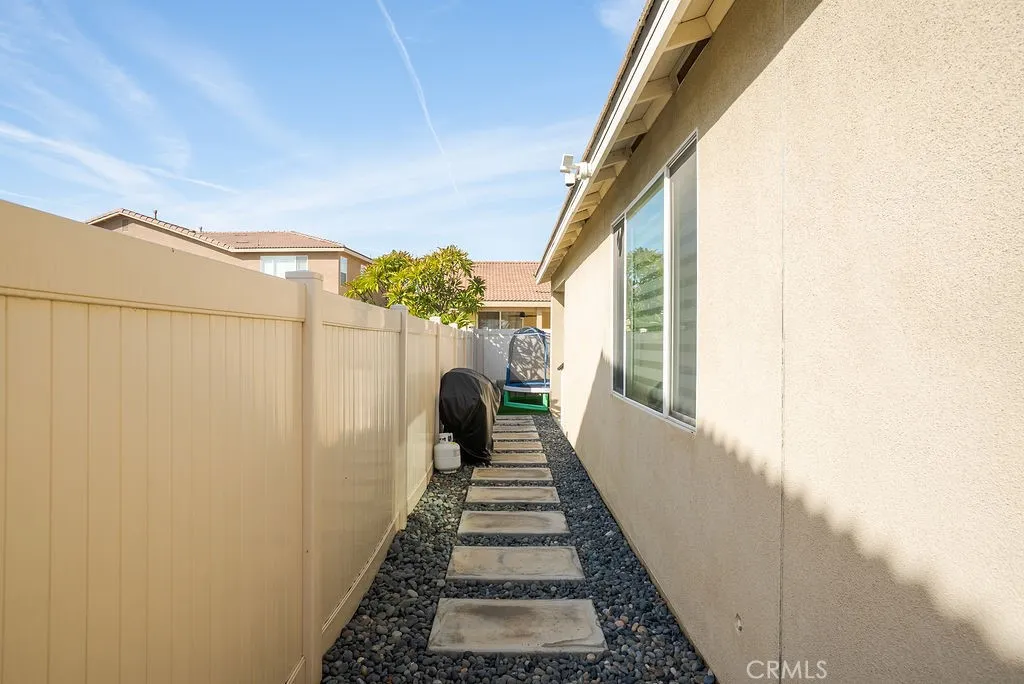11661 Forsythia, Jurupa Valley, California 91752 home-pic-28